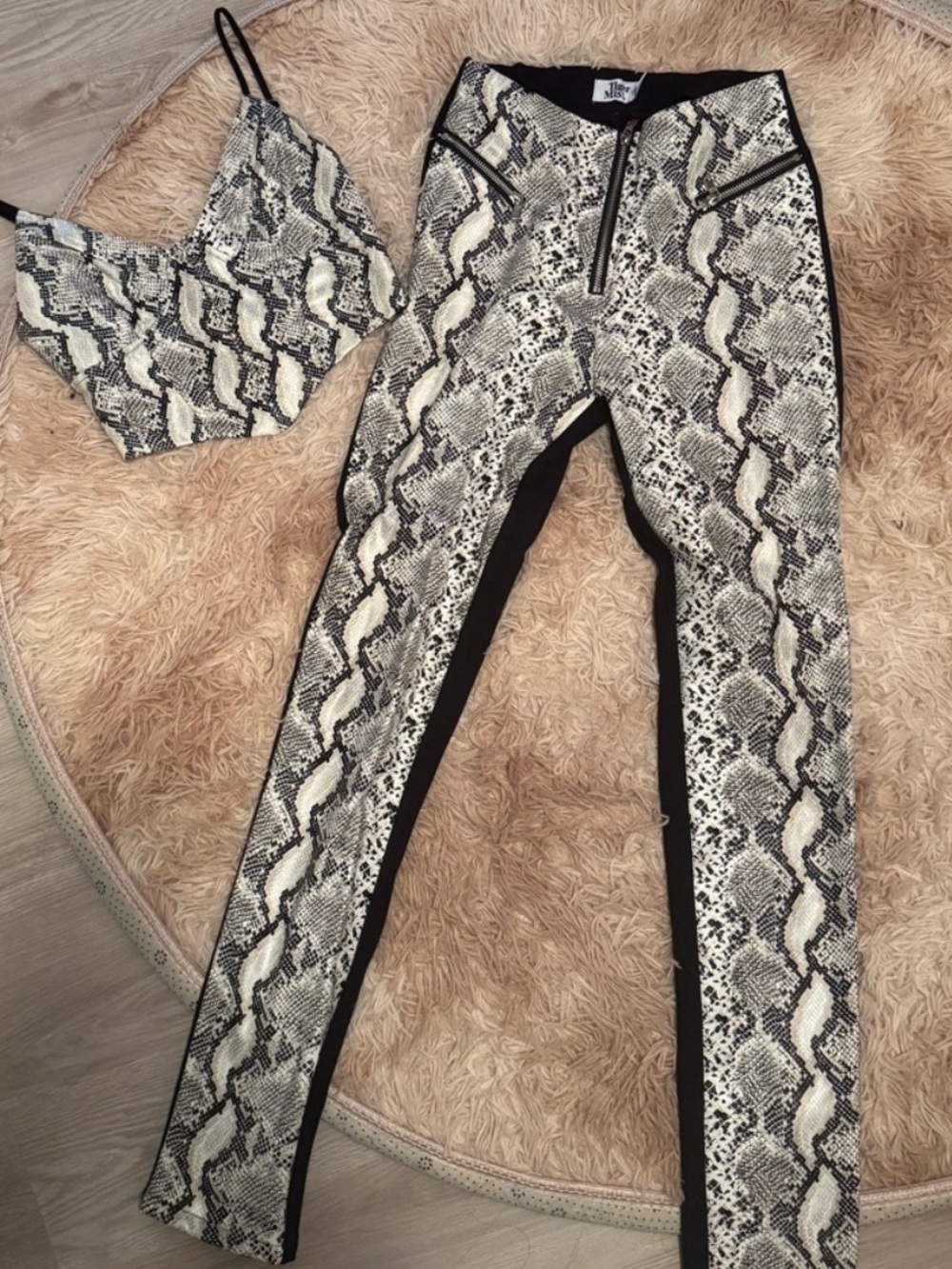 Tiger Mist Black & White Snake Print Set